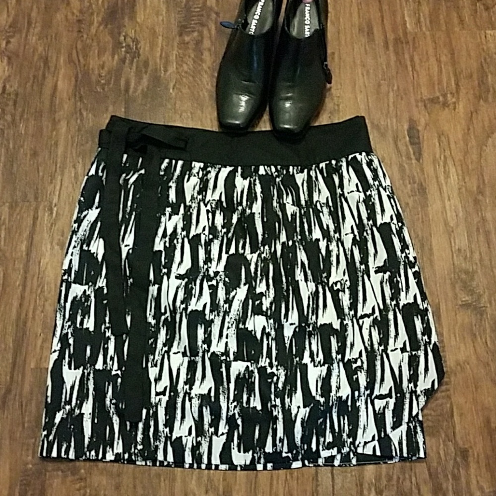 Banana Republic wrap around skirt